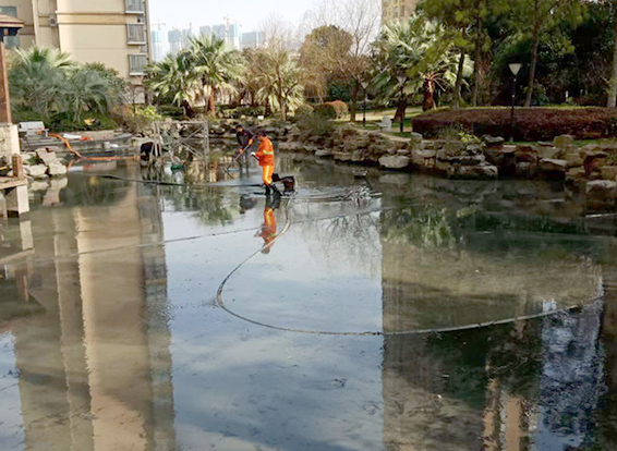 同仁景观池淤泥清理