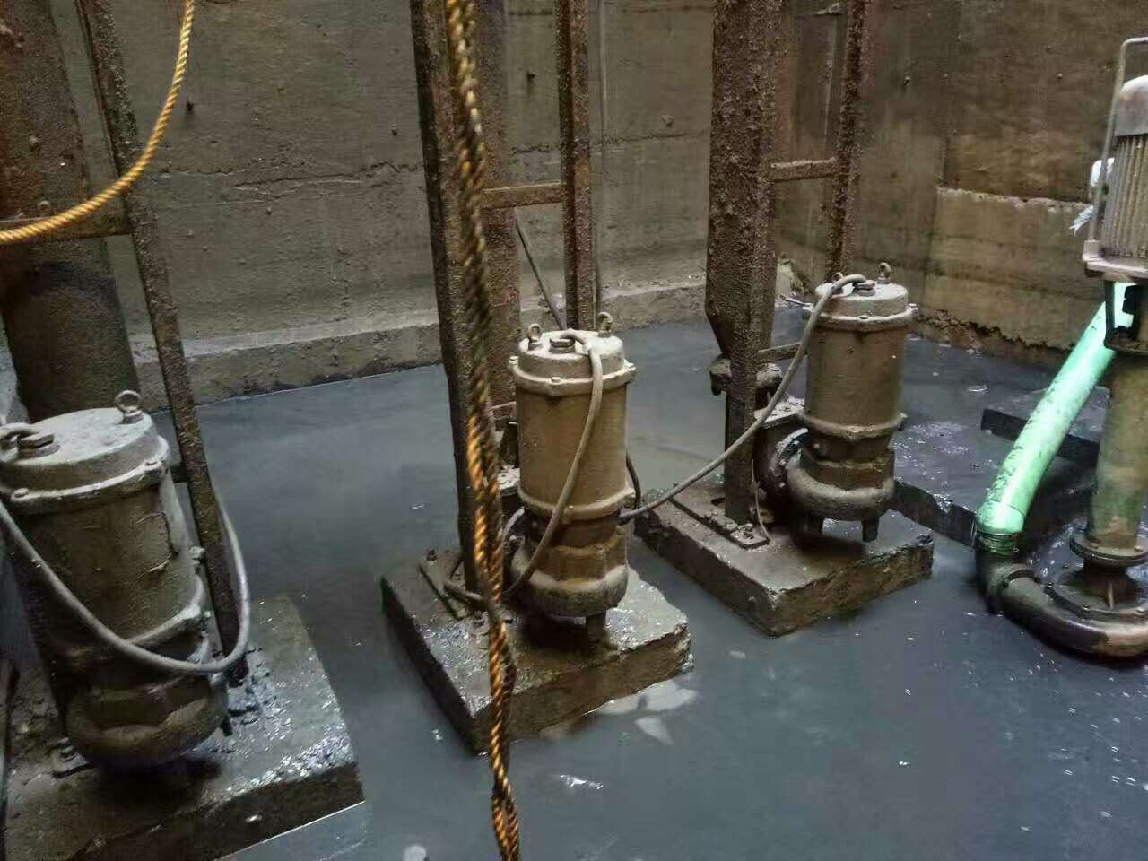 同仁污水池清理