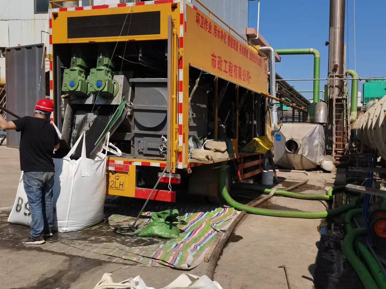 同仁淤泥压干处理